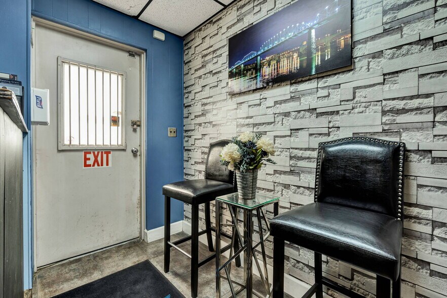 More Photos Of 2450 Riverside Drive, Chattanooga Warehouse For Sale