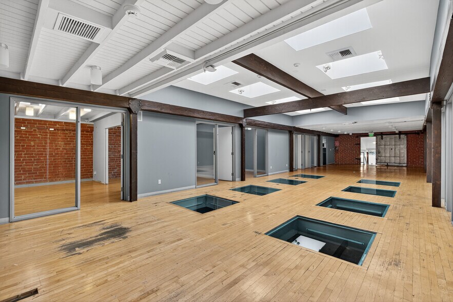 More Photos Of 4716 Vineland Ave, North Hollywood Loft Creative Space For Lease