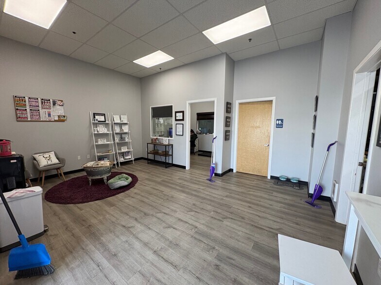 More Photos Of 3808 N Sullivan Rd, Spokane Valley Warehouse For Lease