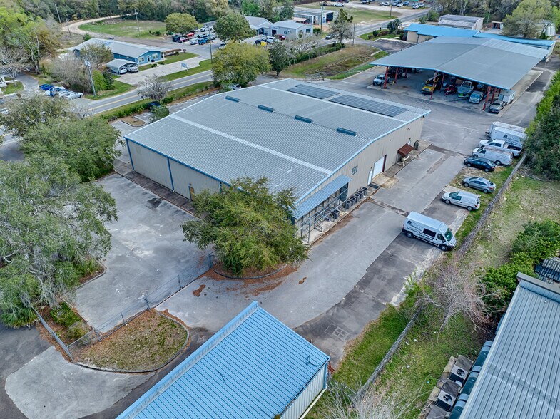 More Photos Of 200 NE Commercial Cir, Keystone Heights Unknown For Lease