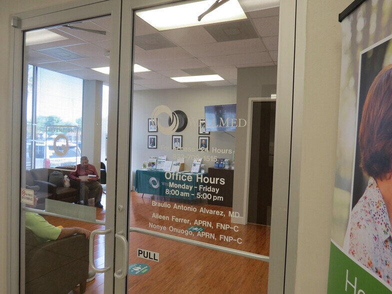 More Photos Of 6430 Hillcroft Ave, Houston Medical For Sale