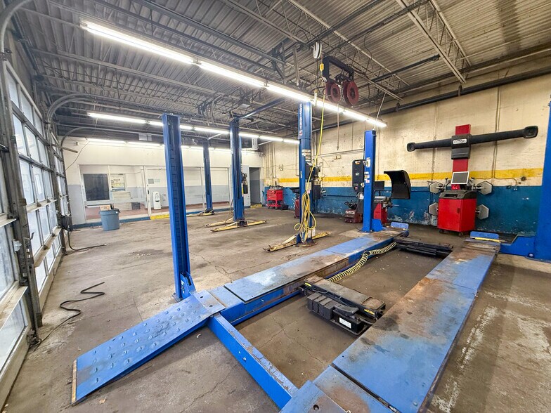 More Photos Of 901 Penn Ave, Pittsburgh Auto Repair For Sale