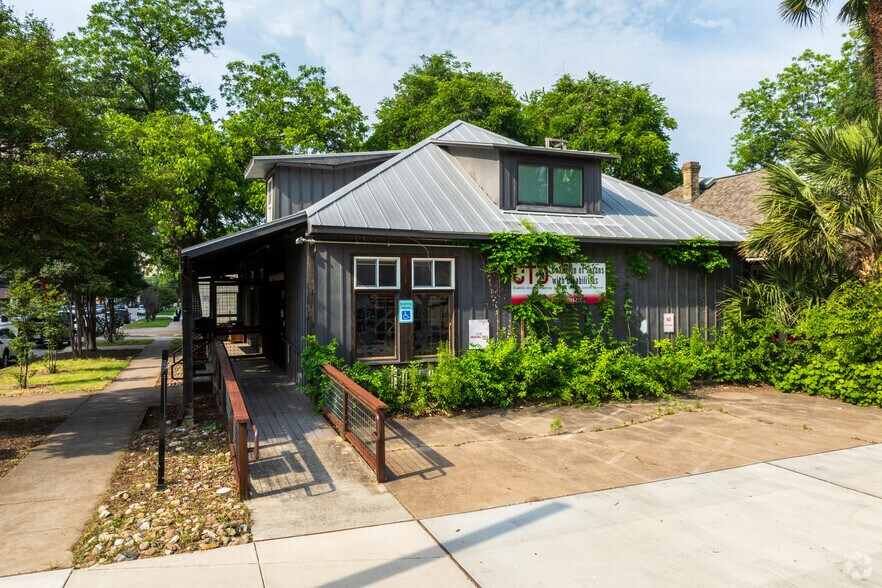 More Photos Of 1716 San Antonio St, Austin Loft Creative Space For Sale