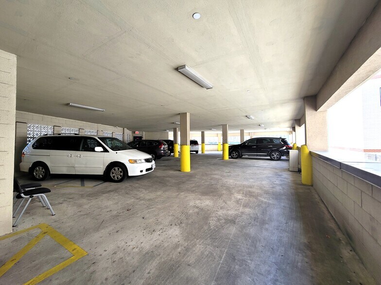 More Photos Of 76-09 Queens Blvd, Elmhurst Office For Lease