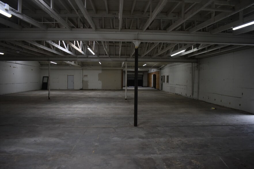 More Photos Of 831 E 61st St, Los Angeles Warehouse For Lease