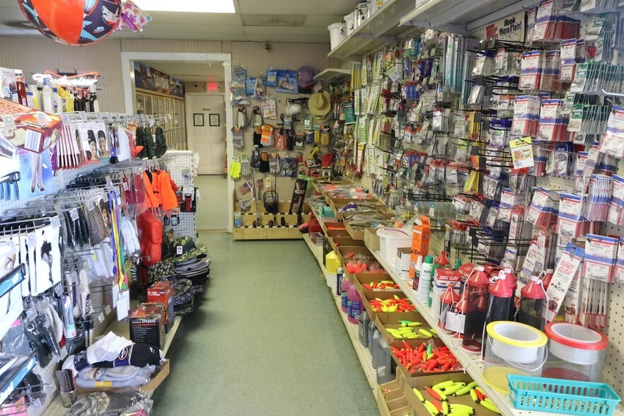 More Photos Of 2550 Parks Mill Rd, Buckhead Service Station For Sale