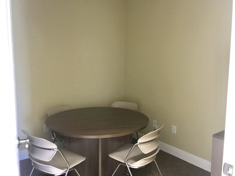 More Photos Of 6143 S Orange Blossom Trl, Orlando Loft Creative Space For Sale