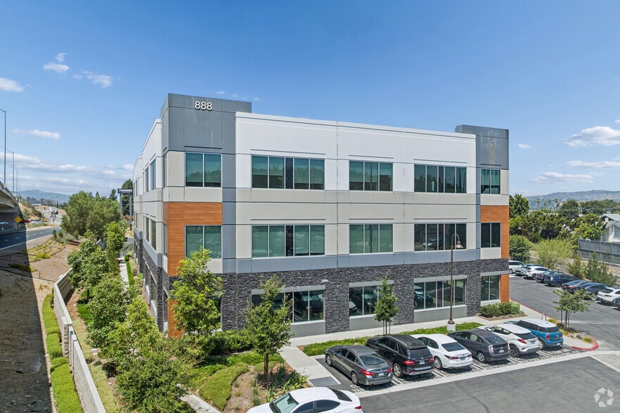 More Photos Of 888 S Brea Canyon Rd, Diamond Bar Medical For Lease