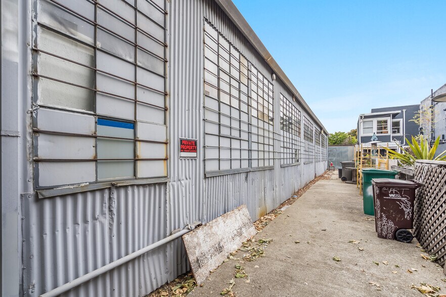 More Photos Of 5526 San Pablo Ave, Oakland Auto Repair For Sale