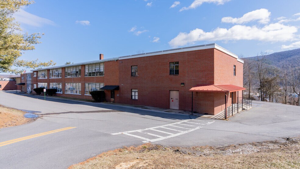 More Photos Of 81 Evick Dr, Franklin Flex For Sale