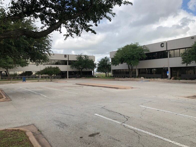 More Photos Of 209 S Danville Dr, Abilene Office For Lease