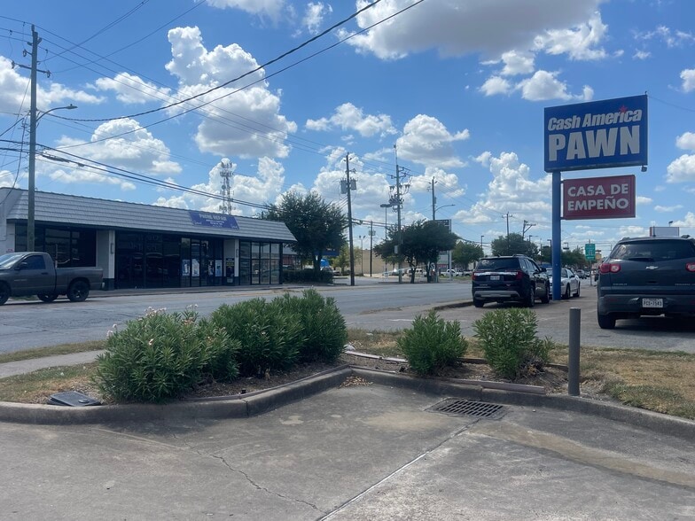 More Photos Of 7122 Lawndale St, Houston Freestanding For Sale