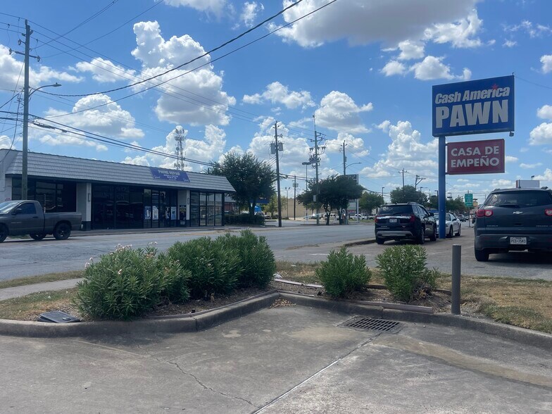 More Photos Of 7122 Lawndale St, Houston Freestanding For Sale