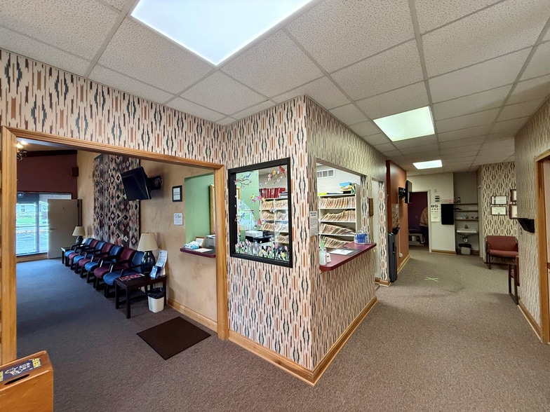 More Photos Of 711 S Calumet Rd, Chesterton Office For Sale