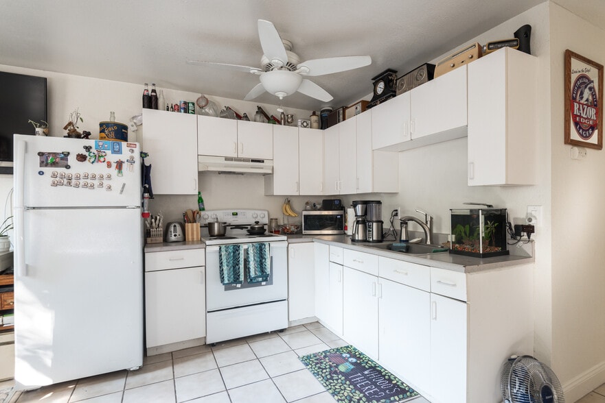 More Photos Of 811 Davis St, Santa Rosa Apartments For Sale