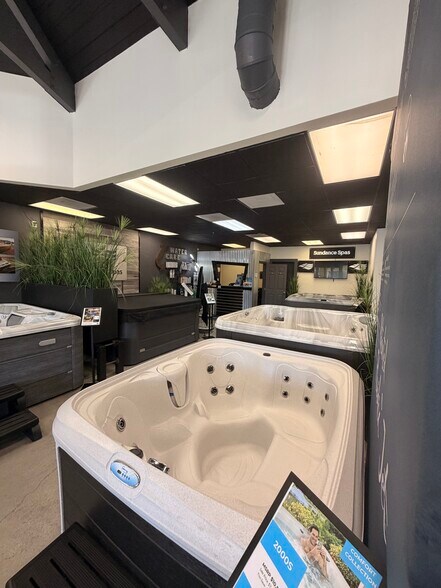 More Photos Of 22900-22924 Los Alisos Blvd, Mission Viejo Unknown For Lease