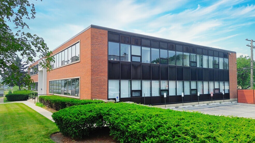 More Photos Of 7300 N Cicero Ave, Lincolnwood Loft Creative Space For Sale
