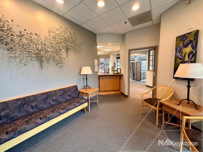 More Photos Of 985 Berkshire Blvd, Wyomissing Medical For Lease