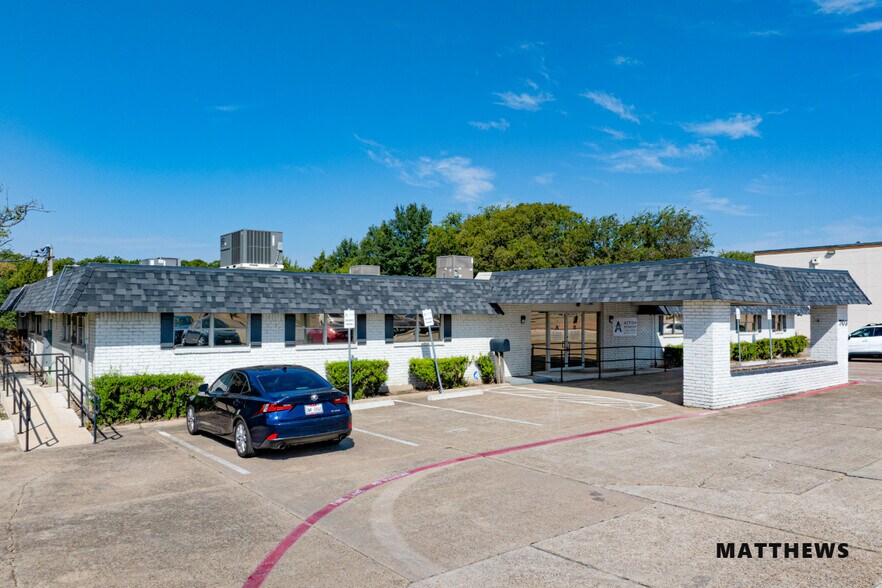 More Photos Of 703 S Cedar Ridge Dr, Duncanville Medical For Sale