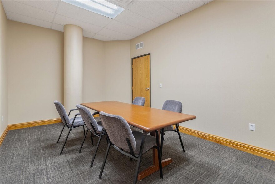 More Photos Of 1803-1807 Capitol Ave, Cheyenne Office For Sale