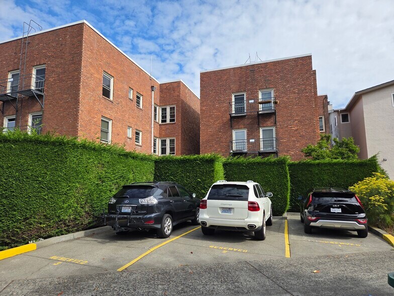 More Photos Of 2452 Alki Ave SW, Seattle Apartments For Sale