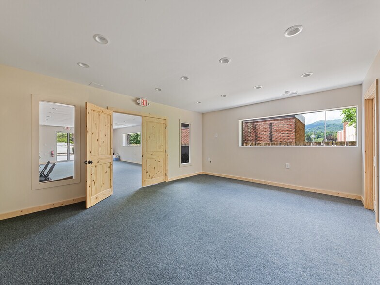 More Photos Of 101 Veterans Blvd, Bryson City Office For Lease
