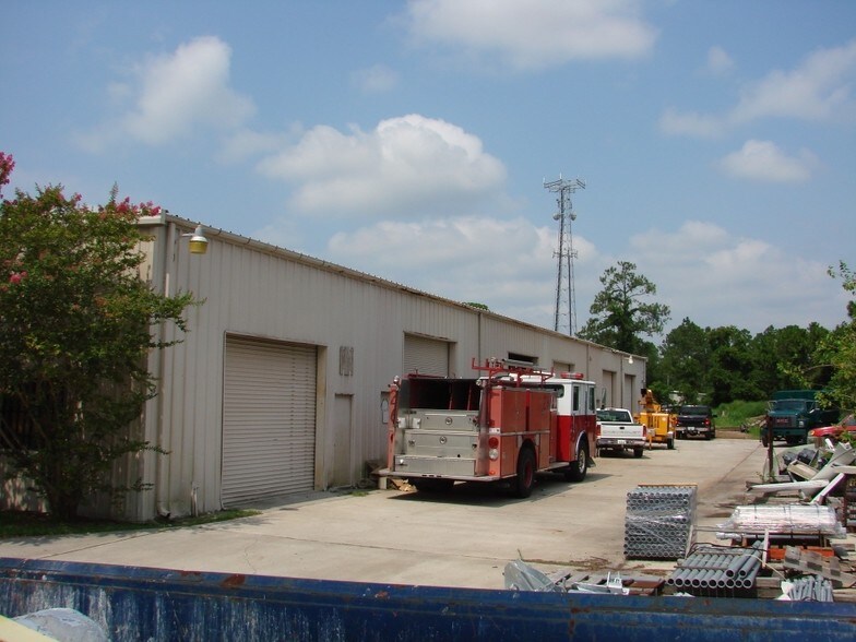 More Photos Of 205 Edgar St, Atlantic Beach Warehouse For Lease