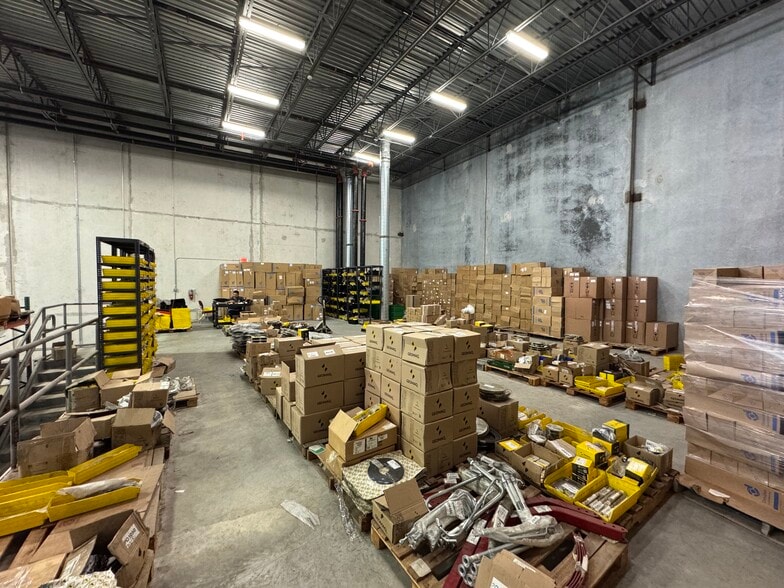 More Photos Of 8565 W 44th Ave, Hialeah Warehouse For Lease
