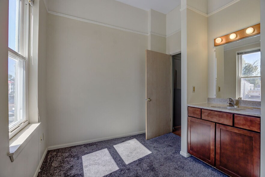 More Photos Of 100 W High St, Oxford Storefront Retail Residential For Sale