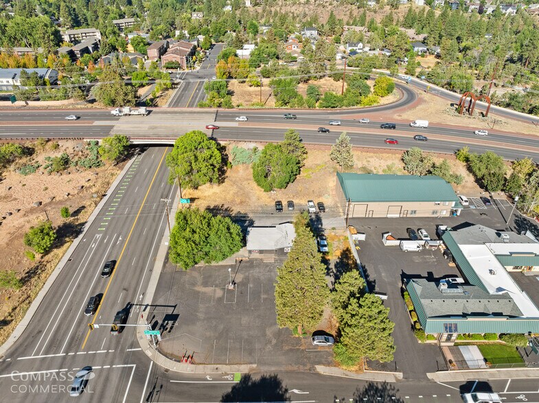 More Photos Of 1819 NE Division St, Bend Freestanding For Sale