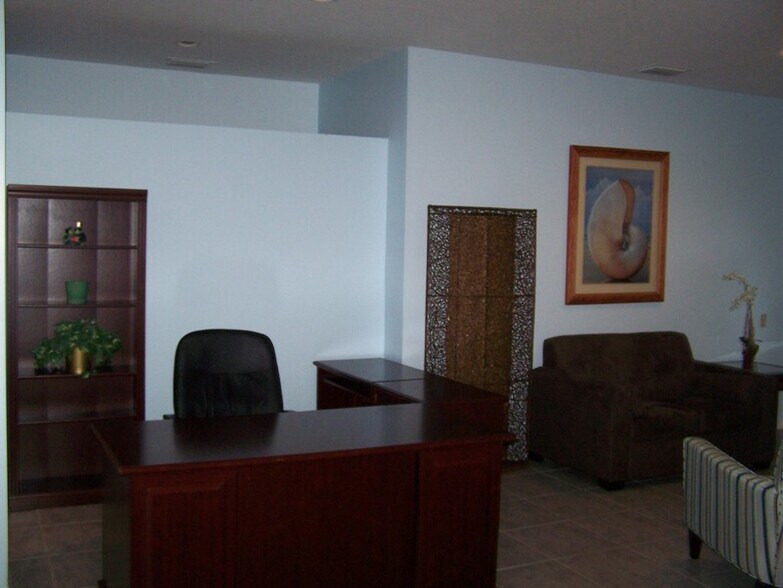 More Photos Of 989 Sebastian Blvd, Sebastian Medical For Sale