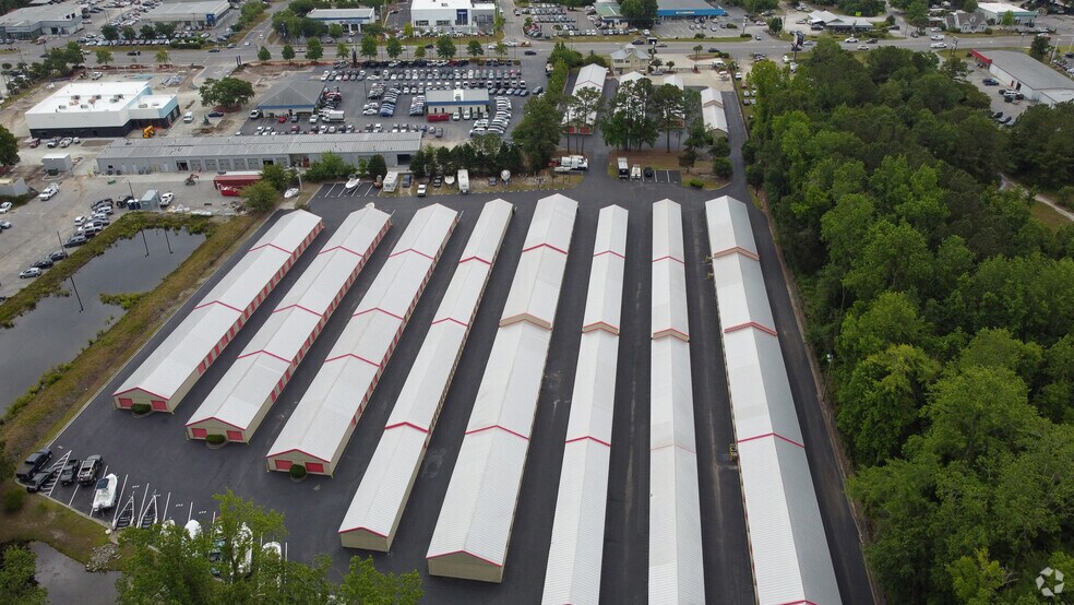 More Photos Of 5811 Market St, Wilmington Self Storage For Lease