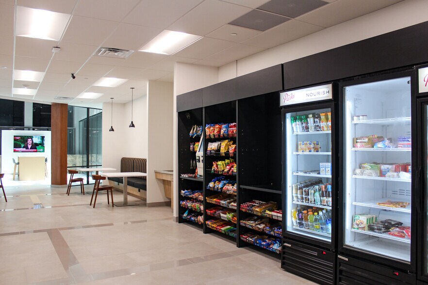 More Photos Of 8131 Lyndon B Johnson Fwy, Dallas Office For Lease