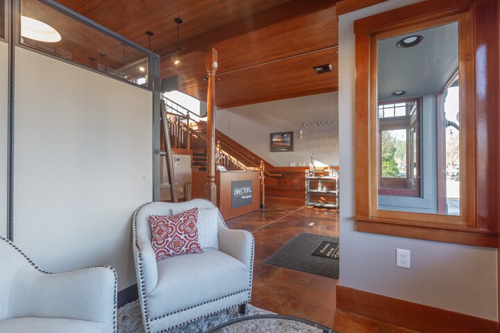 More Photos Of 1705-1717 Willamette Falls Dr, West Linn Storefront Retail Office For Lease