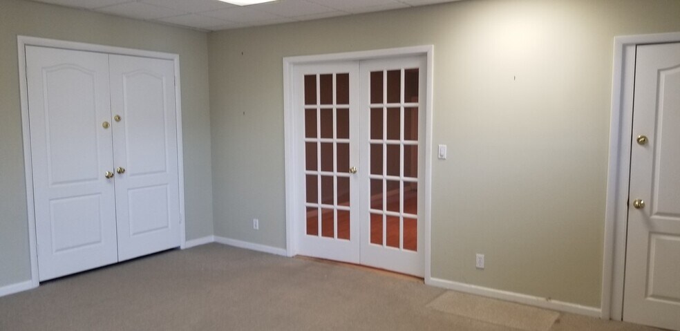 More Photos Of 575 White Plains Rd, Eastchester Office For Lease