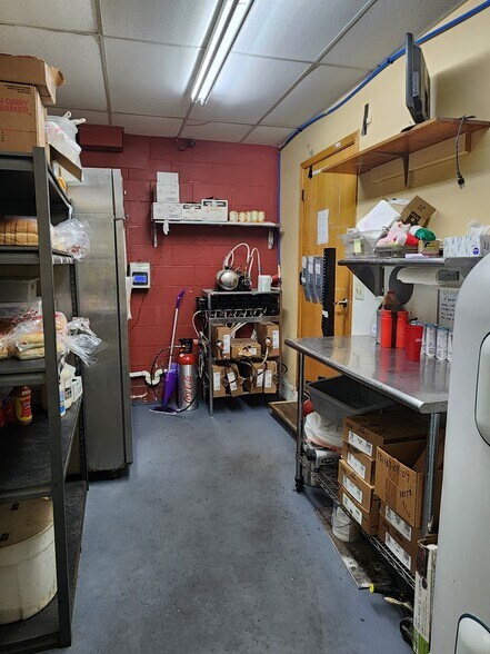 More Photos Of 604 W 7th St, Atlantic Storefront For Sale