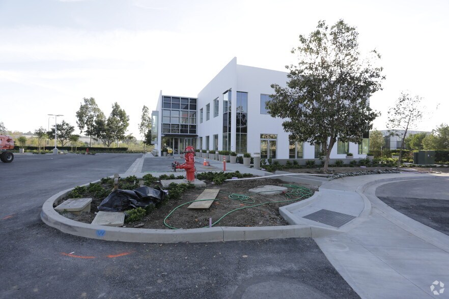 More Photos Of 75 Doppler, Irvine Loft Creative Space For Lease