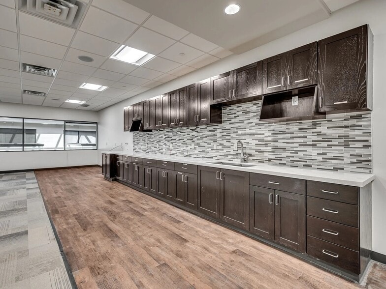 More Photos Of 7301 NW Expressway, Oklahoma City Office For Lease