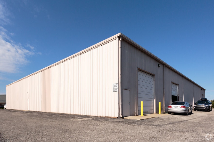 More Photos Of 4250 W 99th St, Carmel Warehouse For Sale
