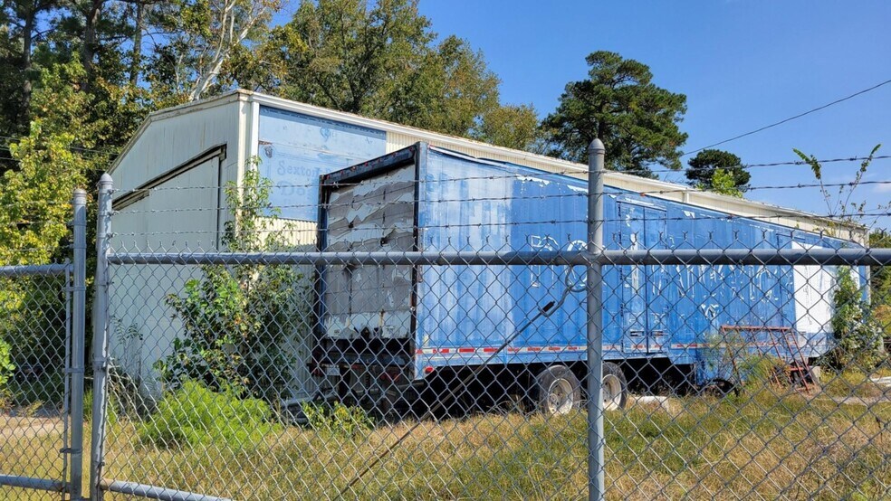 More Photos Of 35535 General Mahone Blvd, Ivor Auto Repair For Sale