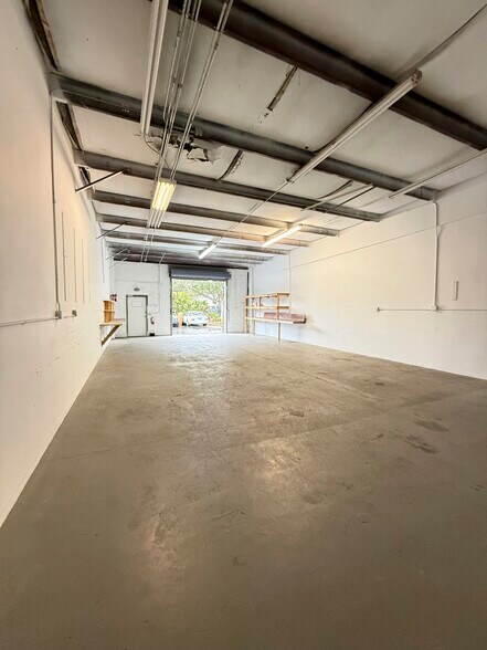 More Photos Of 1447 Rail Head Blvd, Naples Manufacturing For Lease