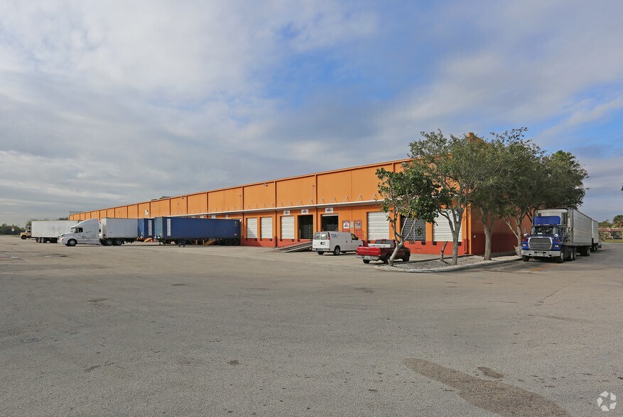 More Photos Of 3301-3389 NW 97th Ave, Miami Warehouse For Lease
