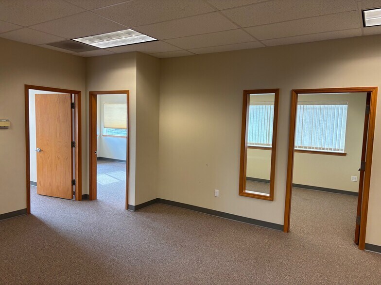 More Photos Of 2805 Saint Andrews Loop, Pasco Office For Lease