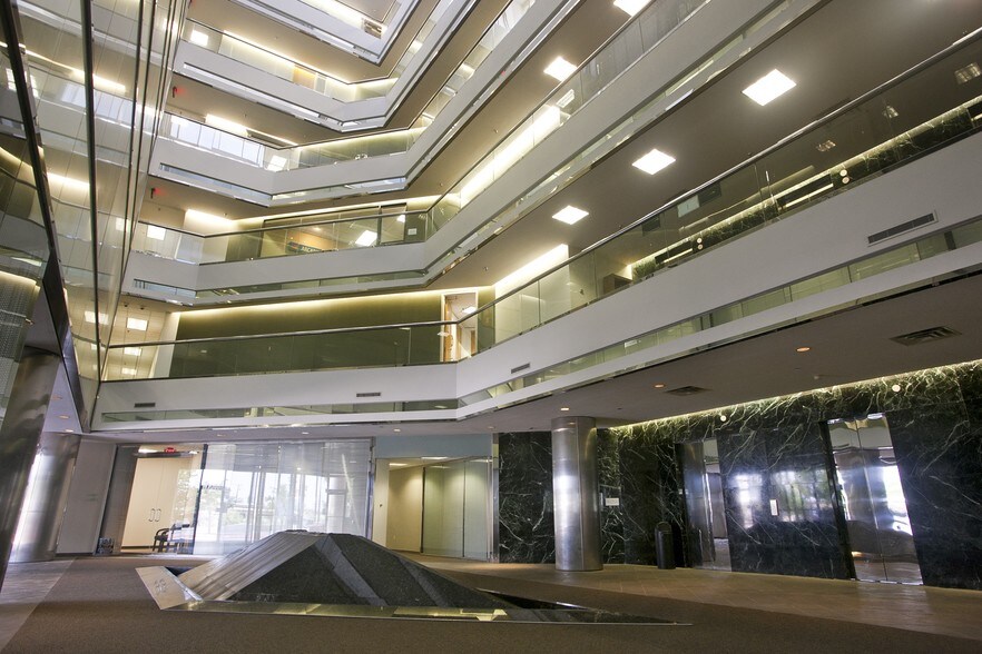 More Photos Of 1004 N Big Spring St, Midland Office For Lease