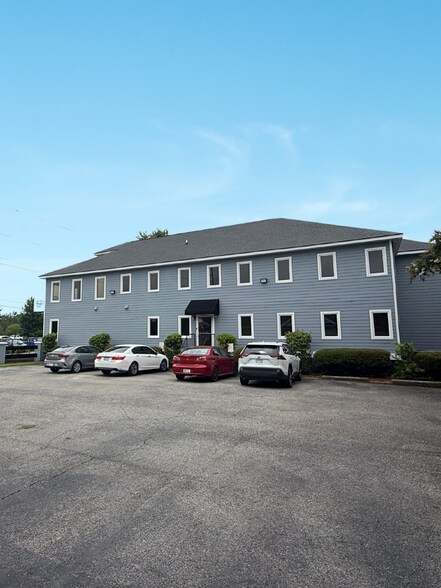 More Photos Of 790 Johnnie Dodds Blvd, Mount Pleasant Medical For Lease