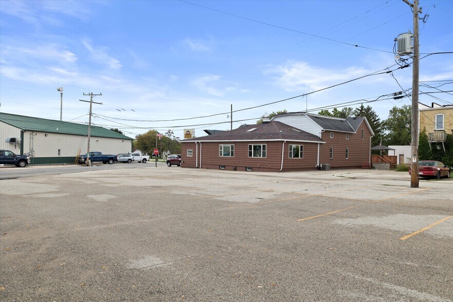 More Photos Of 165 Main St, Sullivan Restaurant For Sale