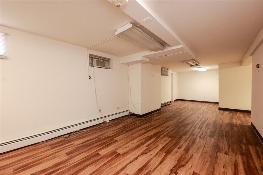 More Photos Of 930 Sunrise Hwy, North Babylon Office For Sale