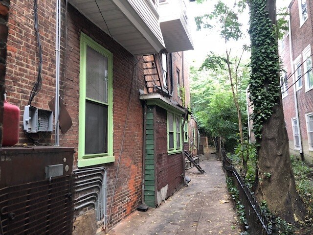 More Photos Of 403 S 42nd St, Philadelphia Apartments For Sale