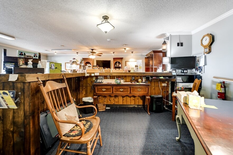 More Photos Of 40 Chatuge Ln, Hayesville Hotel For Sale