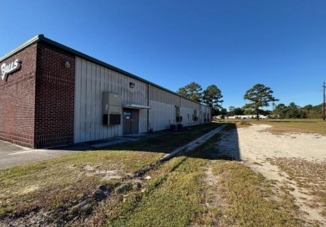 More Photos Of 2716 Exchange Dr, Wilmington Showroom For Lease